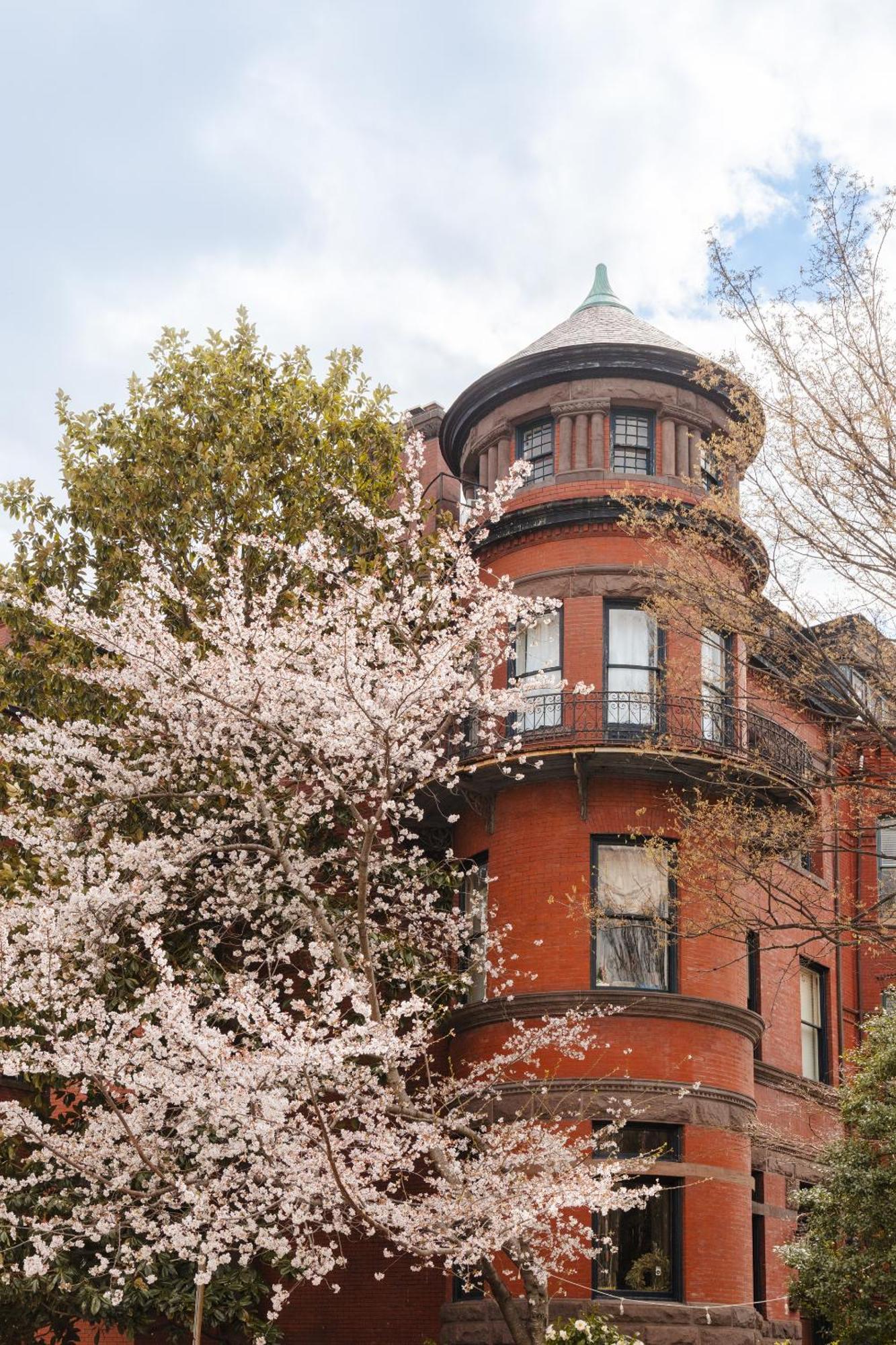 Dupont Circle Embassy Inn By Found Washington Exterior foto